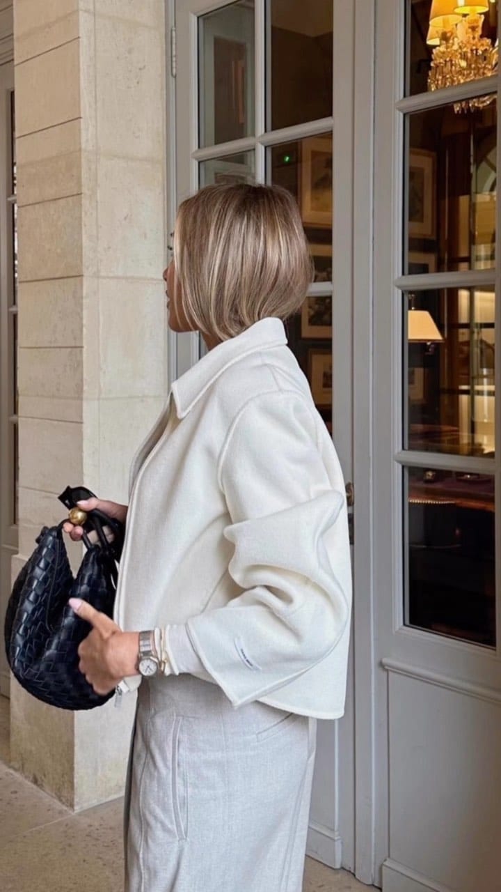 Post 10 by AMR LONDON ® on Instagram (video)