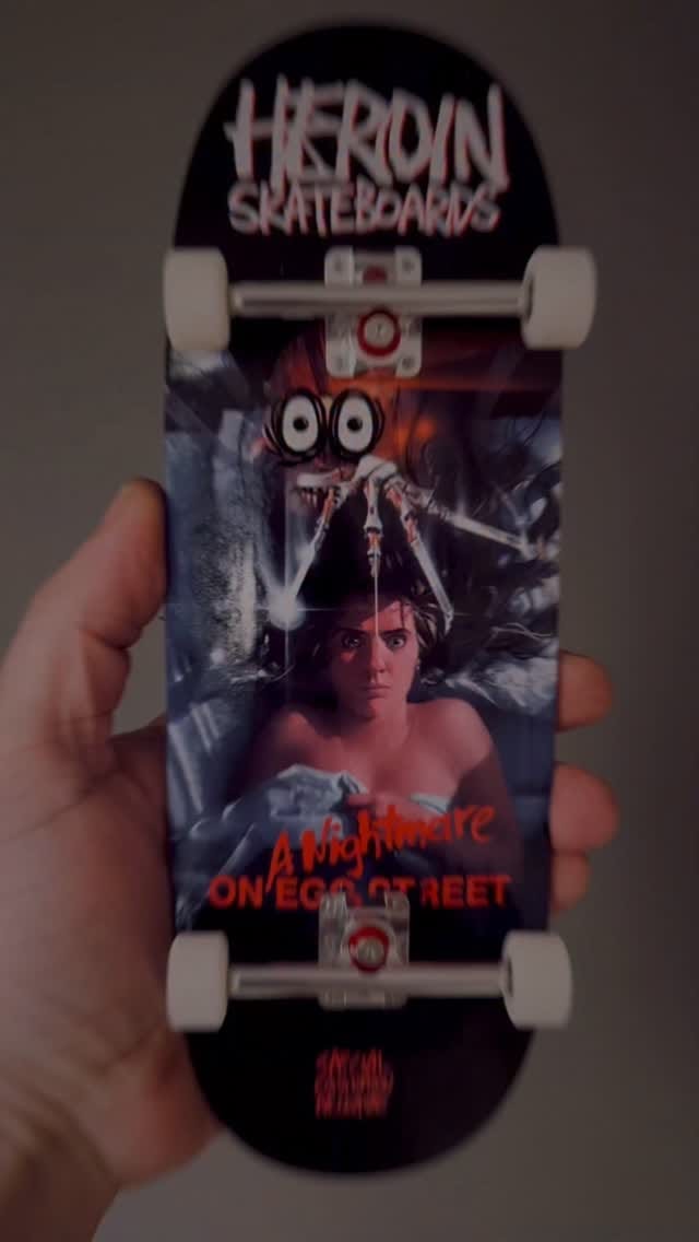 Post 5 by Maple Lab Fingerboards on Instagram (video)