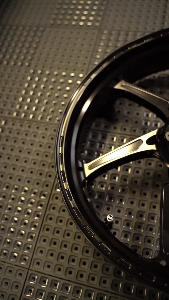 Post 5 by Essex Moto Parts on Instagram (video)