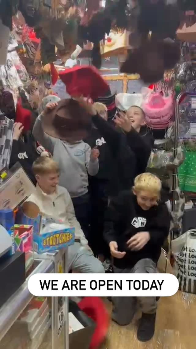 Post 7 by Jokeshop.com on Instagram (video)