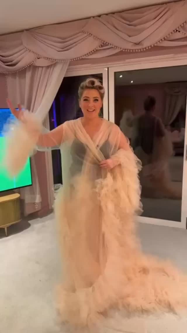 Post 5 by Pocket Watch & Petticoats on Instagram (video)