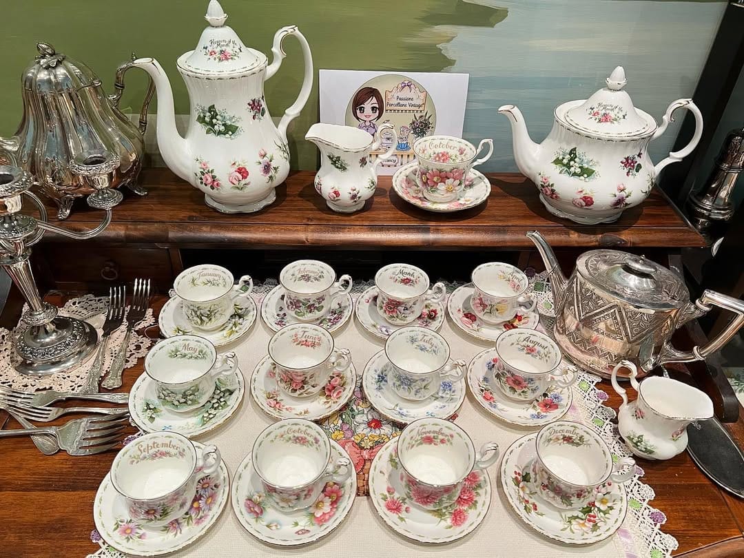 Post 10 by Negozio Vintage & Antiquariato on Instagram (carousel)