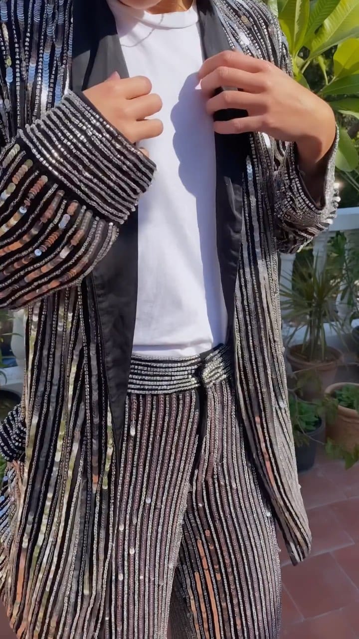 Post 1 by M A N É on Instagram (video)