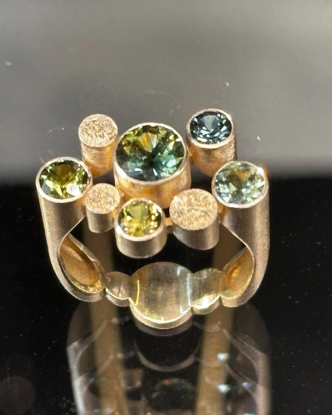Post 3 by Sculptural Jewellery on Instagram (image)