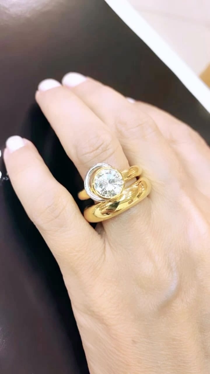 Post 9 by Shadan Radpour Jewellery on Instagram (video)