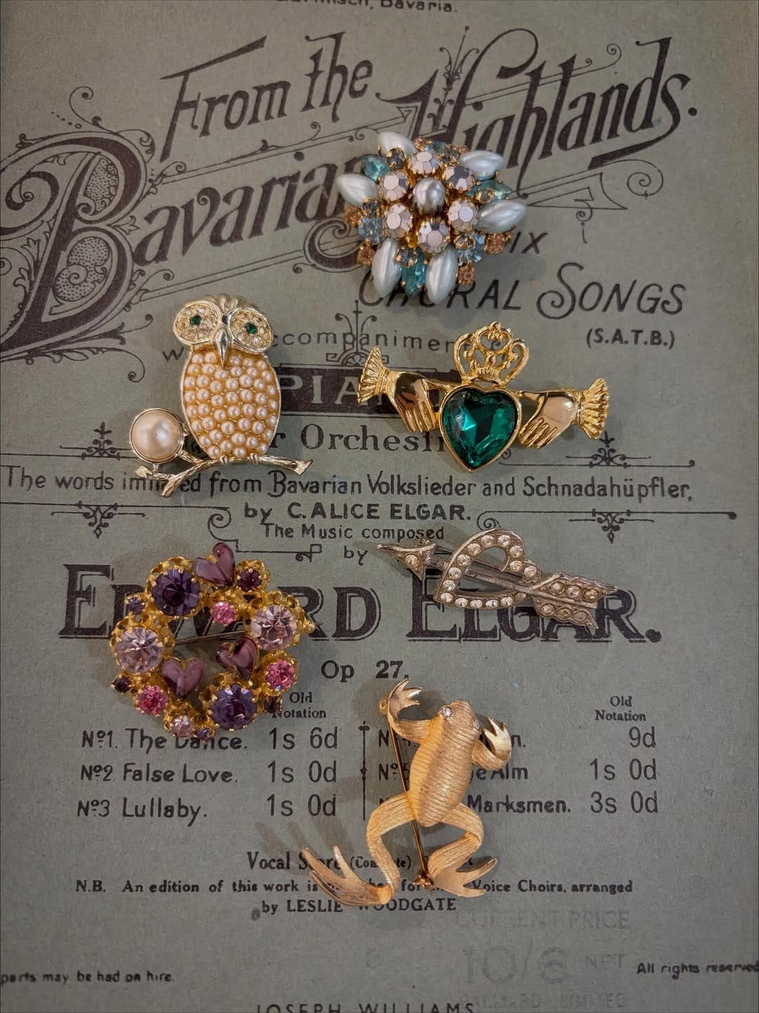 Post 5 by Run Rabbit Run Vintage on Instagram (carousel)