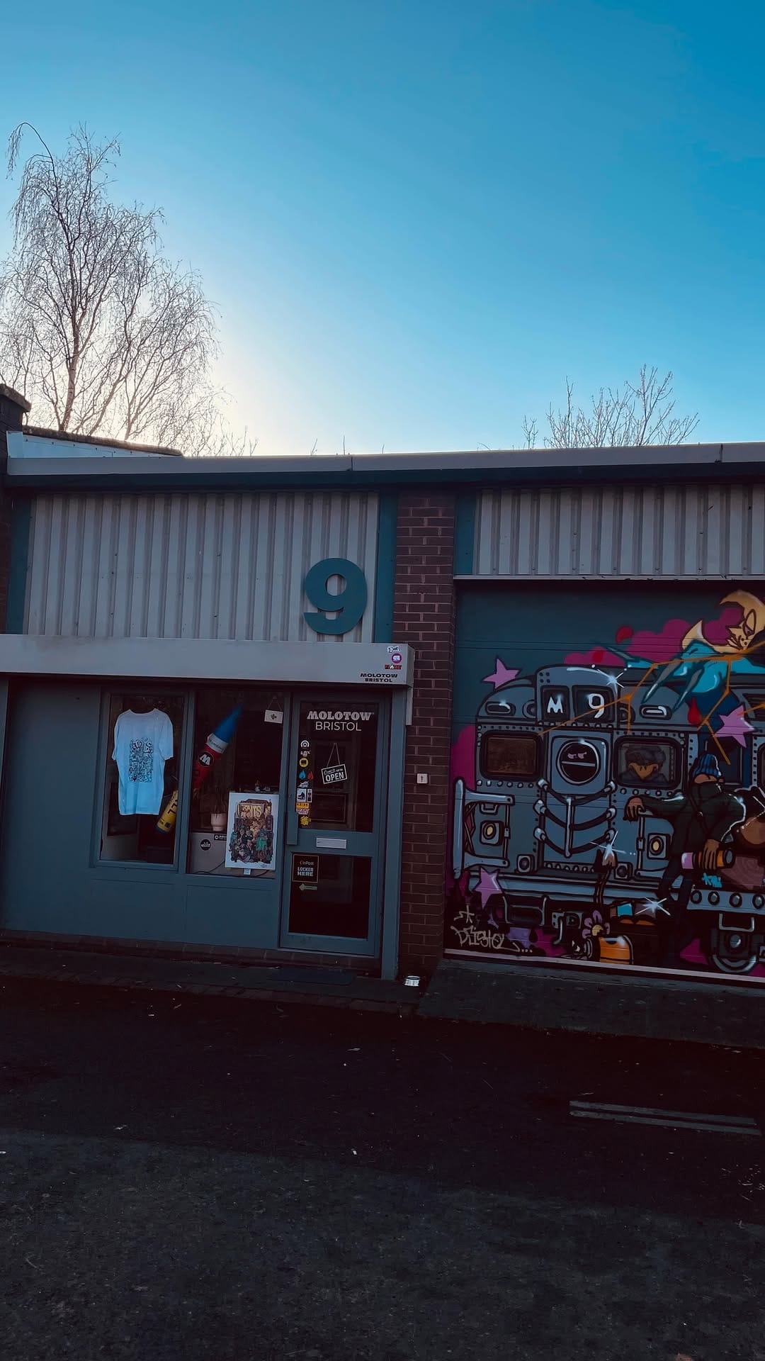 Post 8 by Molotow on Instagram (video)