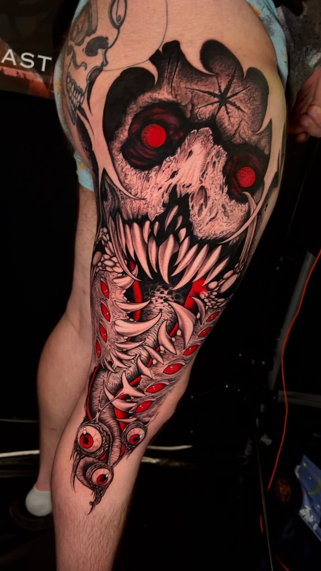 Post 10 by ◾️DARKSTYLE TATTOOS◾️ on Instagram (video)