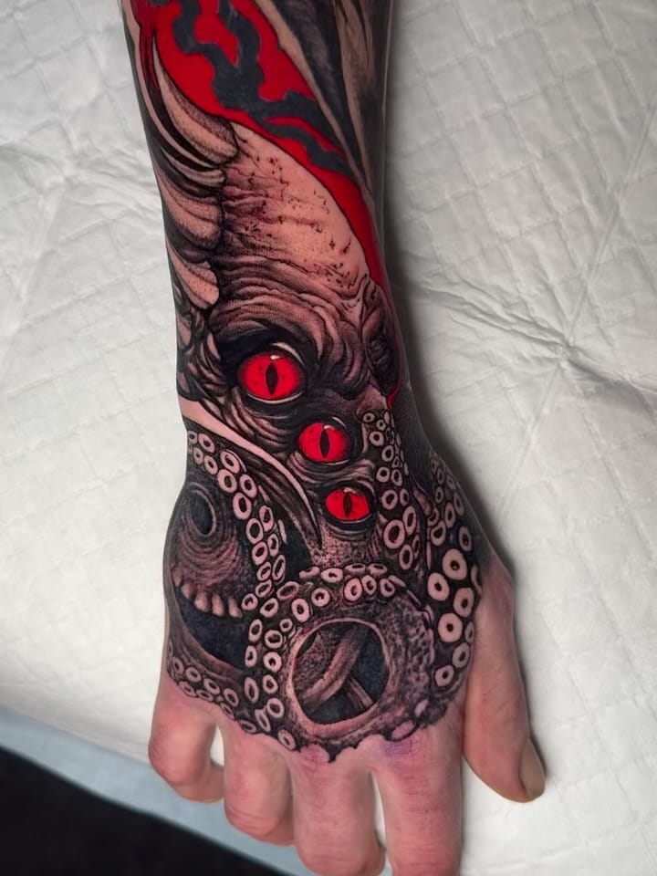 Post 2 by ◾️DARKSTYLE TATTOOS◾️ on Instagram (carousel)
