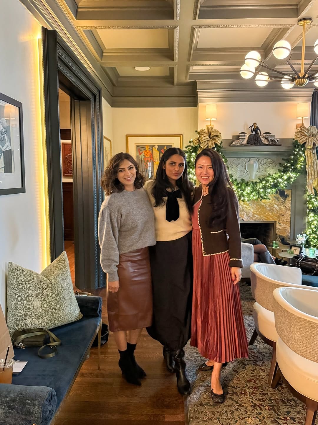 Post 2 by Carla flowers(Lesson/Wedding/products styling) on Instagram (carousel)