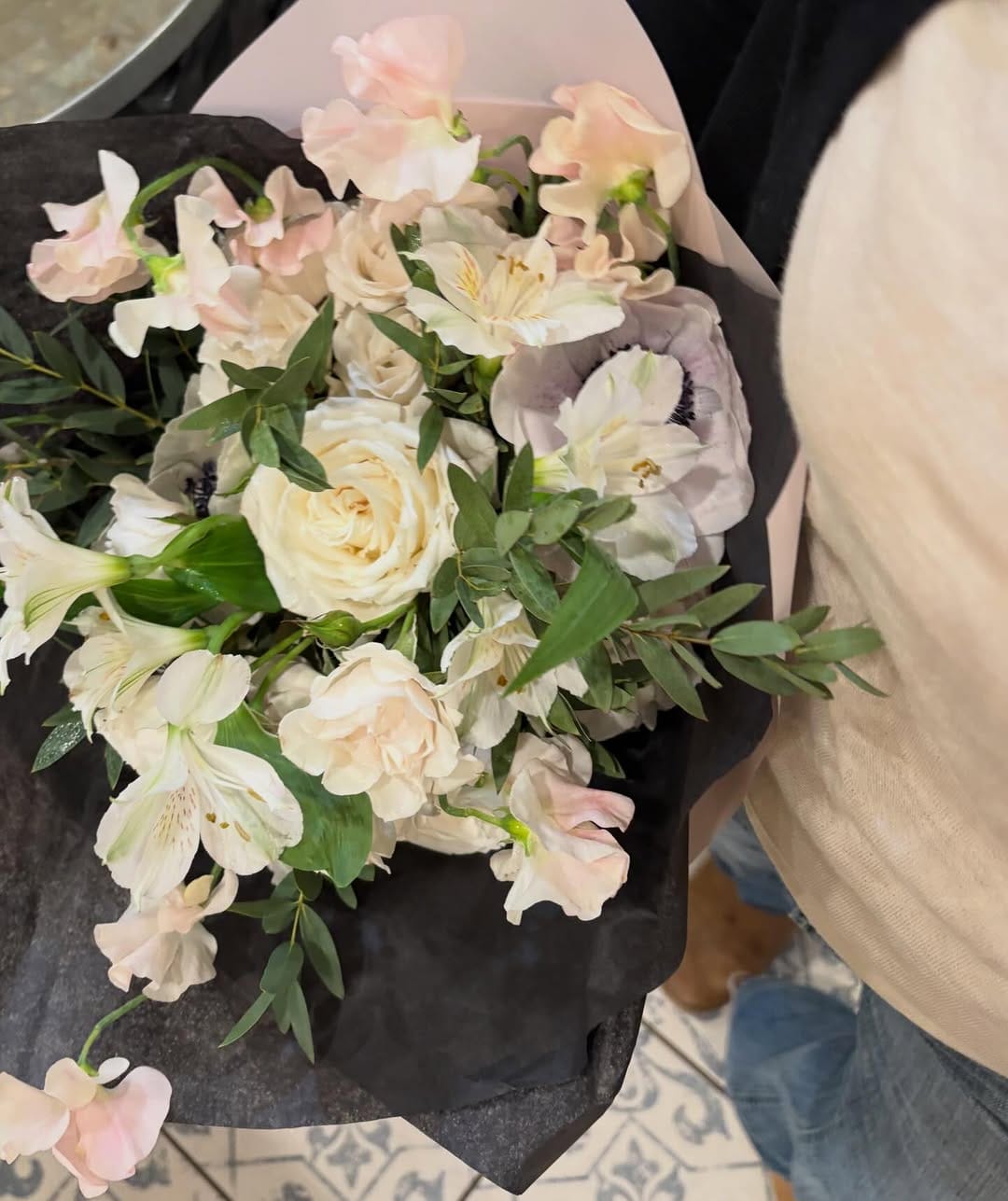 Post 3 by Ora La Casa de las Flores on Instagram (carousel)