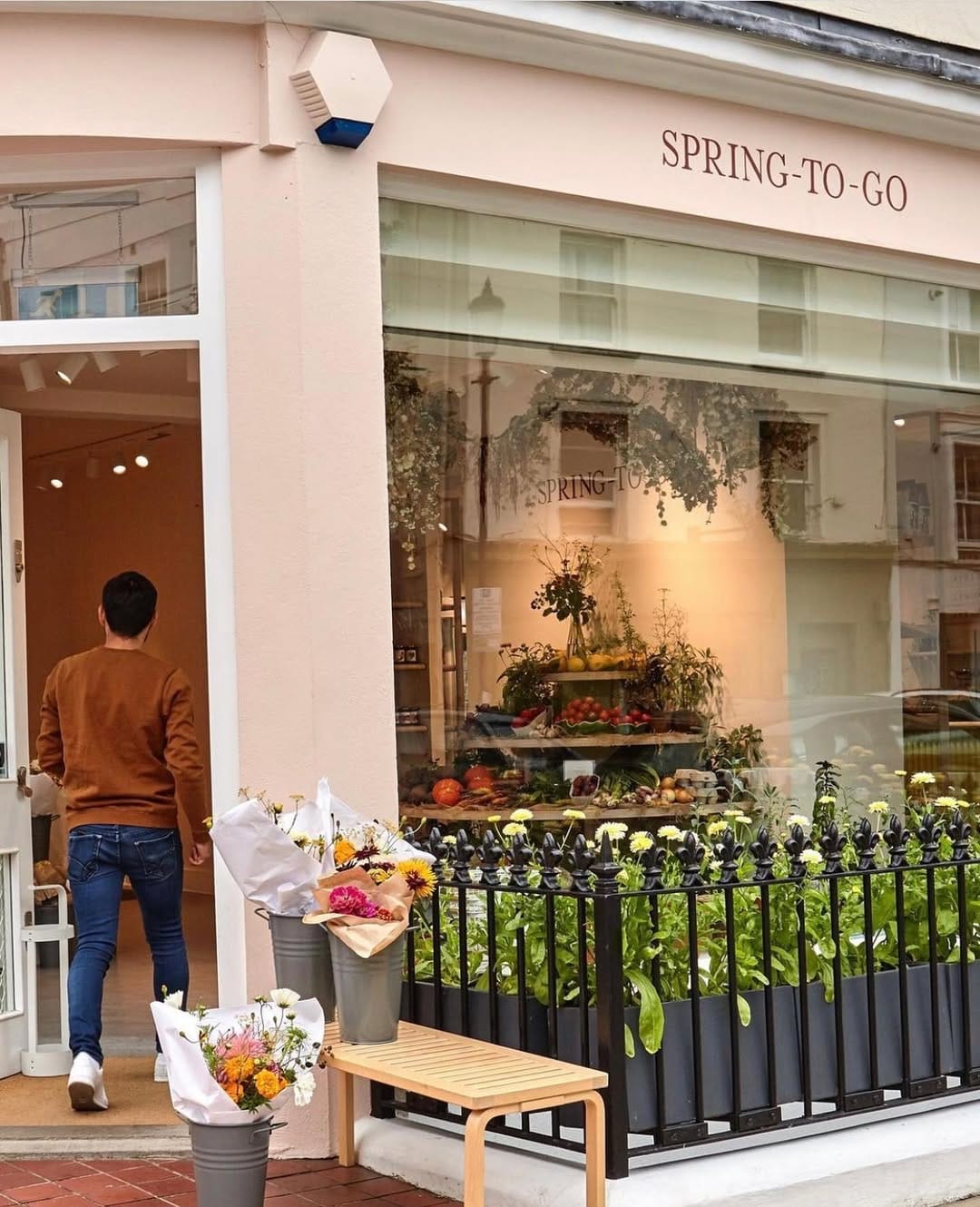 Post 2 by SPRING-TO-GO on Instagram (carousel)