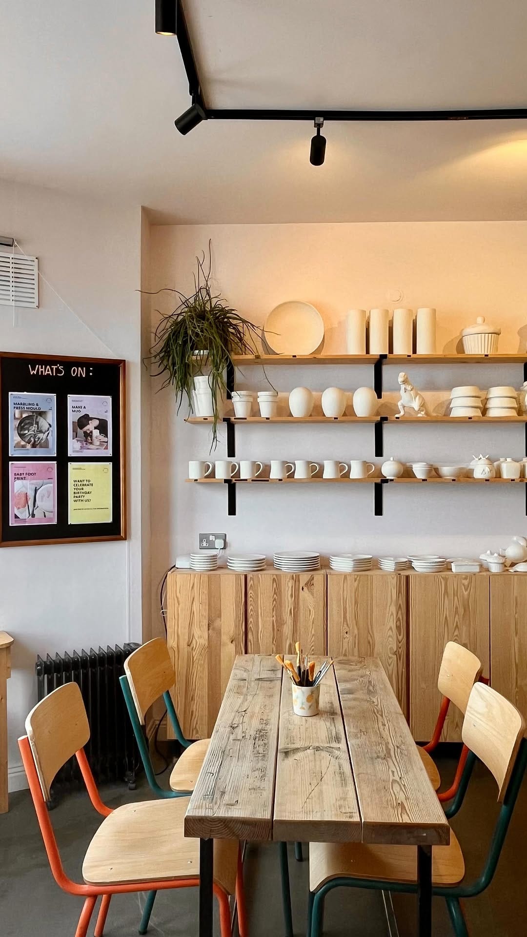 Post 6 by Rebecca Killen Ceramics on Instagram (video)