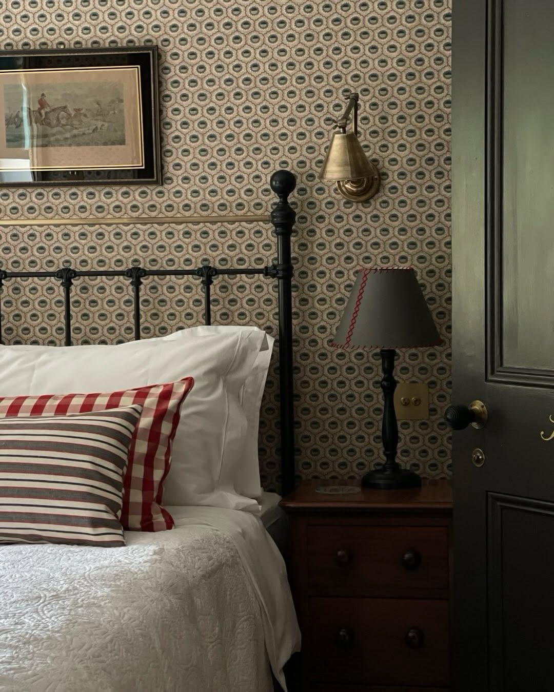 Post 7 by Authentic Handcast Metal Beds on Instagram (image)