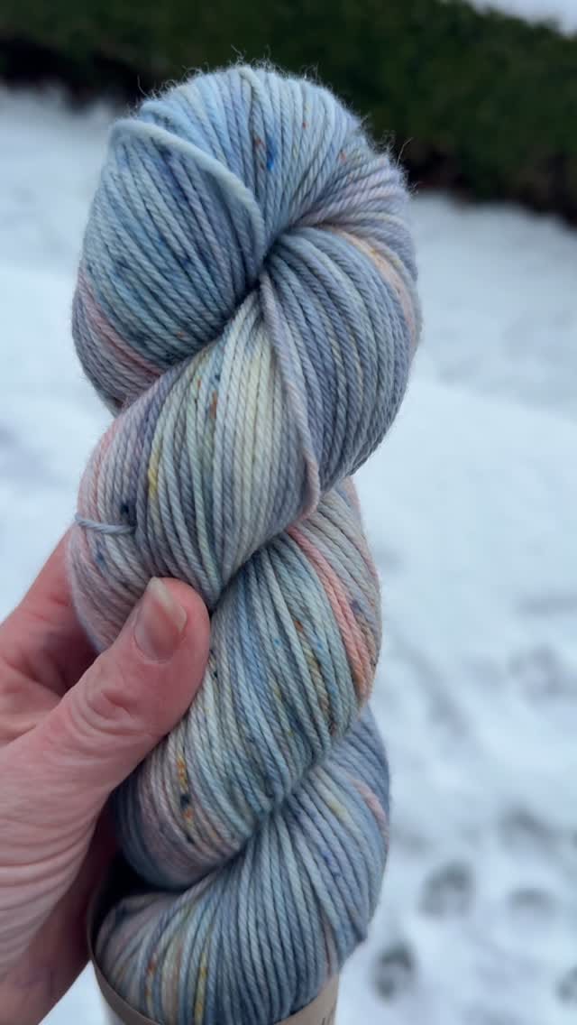 Post 5 by Claire Bentley - hand dyed yarn for knitting and crochet on Instagram (video)
