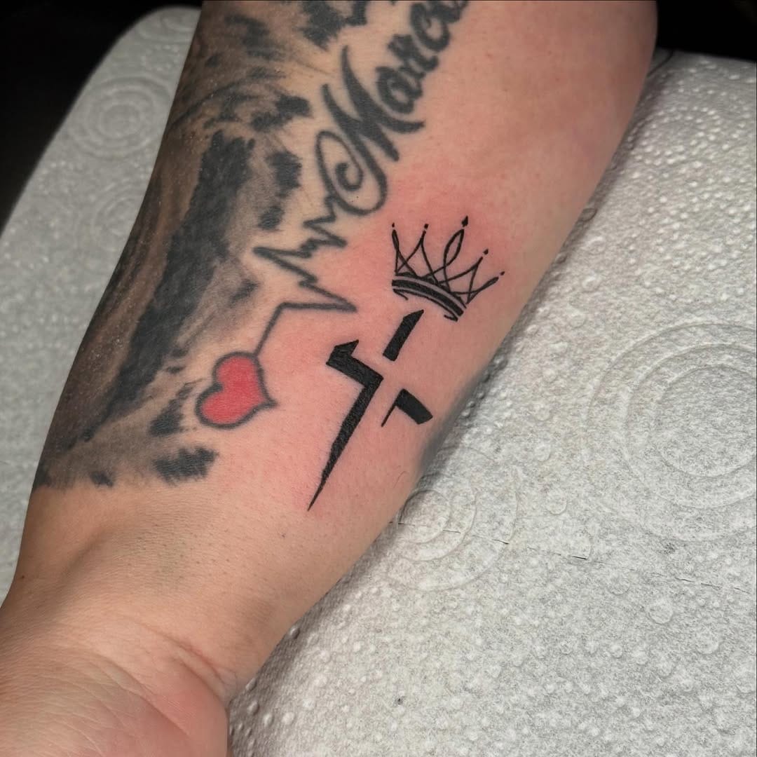 Post 4 by 🇬🇧 𝐈𝐋𝐋𝐘𝐑𝐈𝐀𝐍 𝐈𝐍𝐊 𝐋𝐎𝐍𝐃𝐎𝐍 🇬🇧 on Instagram (image)
