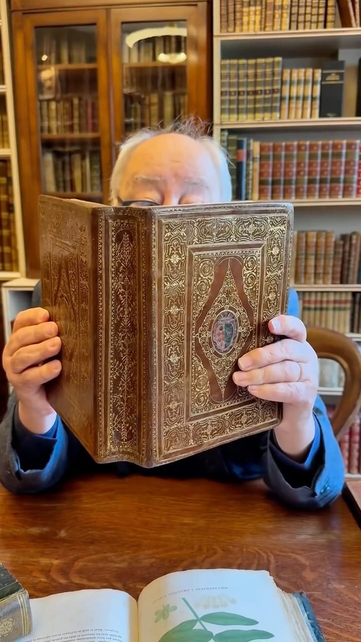 Post 4 by Stephane Clavreuil on Instagram (video)