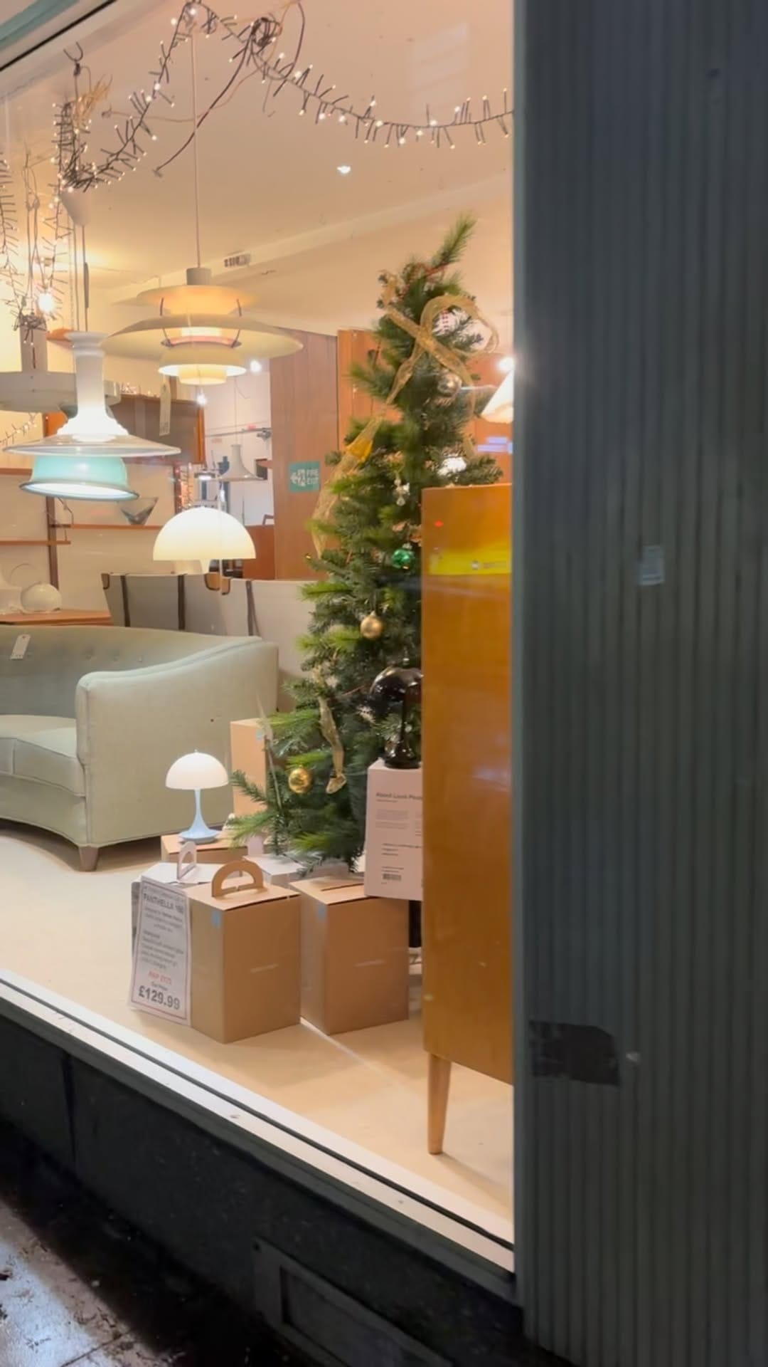 Post 8 by Simon Harrison on Instagram (video)