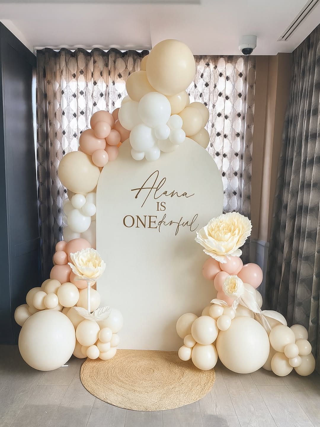 Post 3 by 𝐙𝐀𝐙𝐀 𝐁𝐀𝐋𝐋𝐎𝐎𝐍𝐒 & 𝐄𝐕𝐄𝐍𝐓𝐒 | LONDON, ESSEX & HERTFORDSHIRE on Instagram (image)