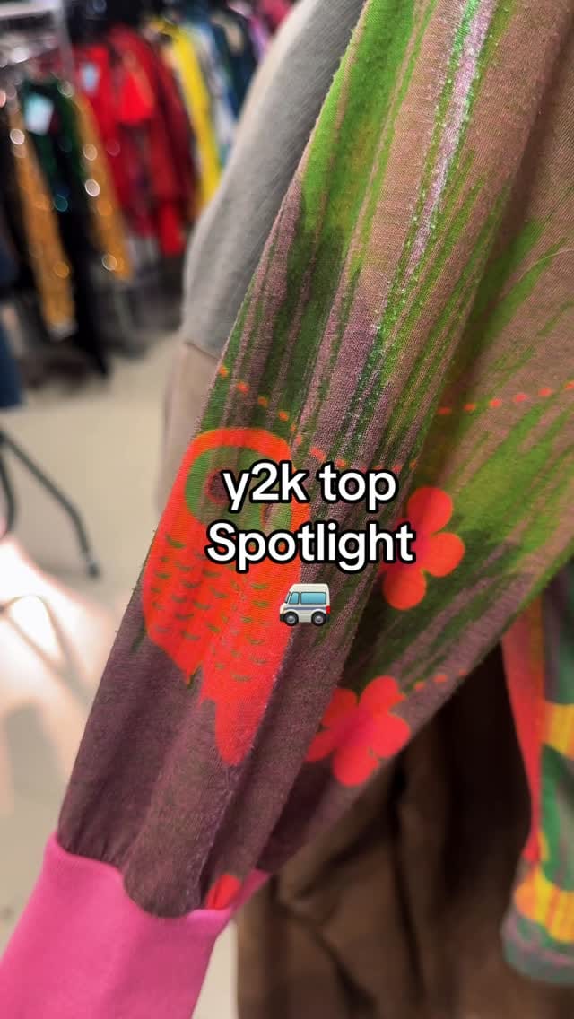 Post 6 by 🚍 Campervan Vintage | Clothing on Instagram (video)