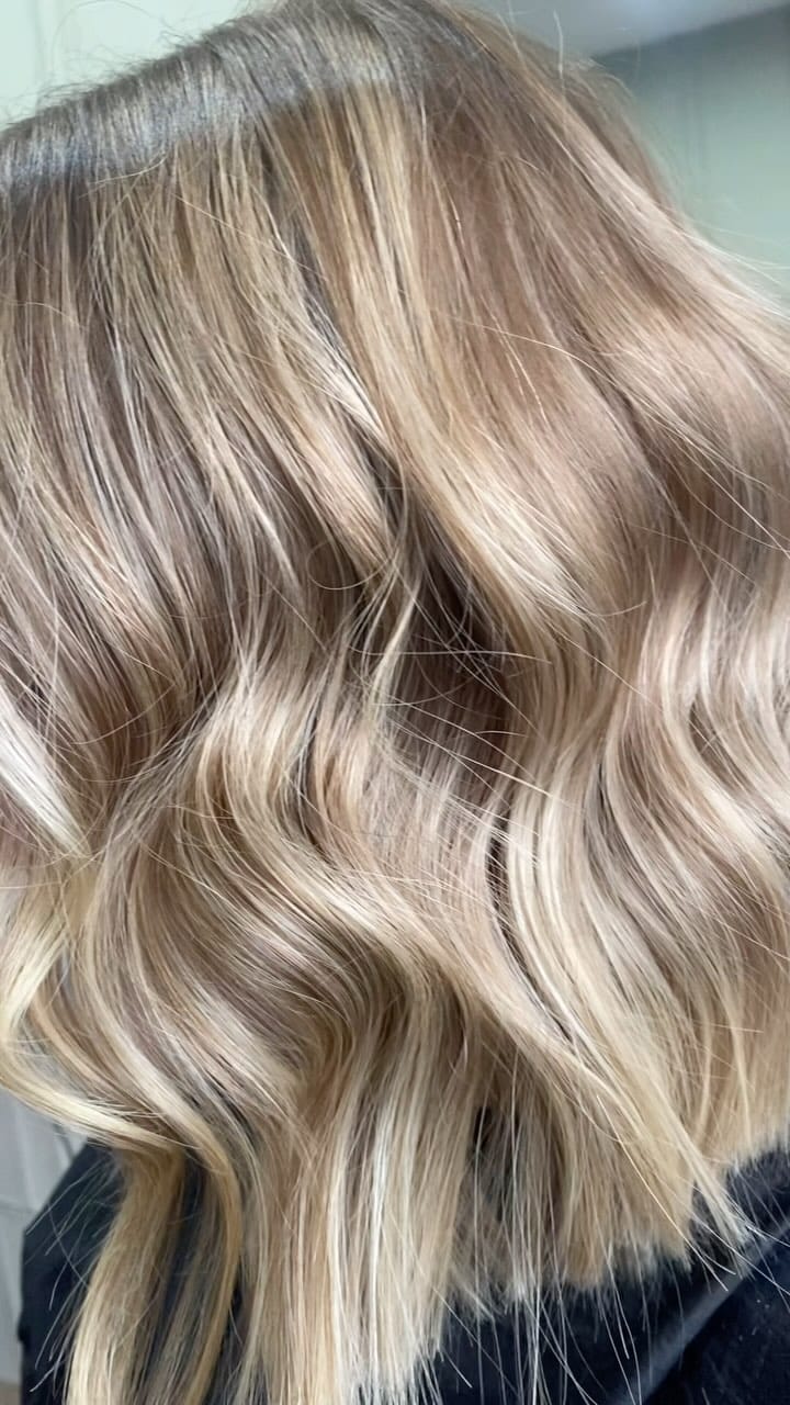 Post 1 by Rhiannon Hawdon - Nails & Beauty on Instagram (video)