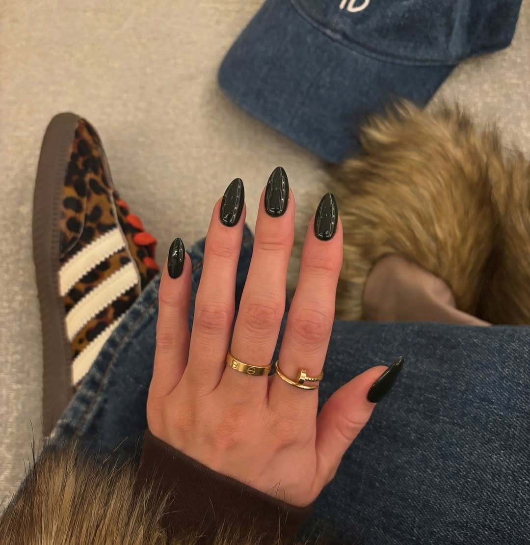 Post 4 by 𝐁𝐲 𝐋𝐮𝐜𝐲-𝐑𝐨𝐬𝐞 🤍 on Instagram (carousel)