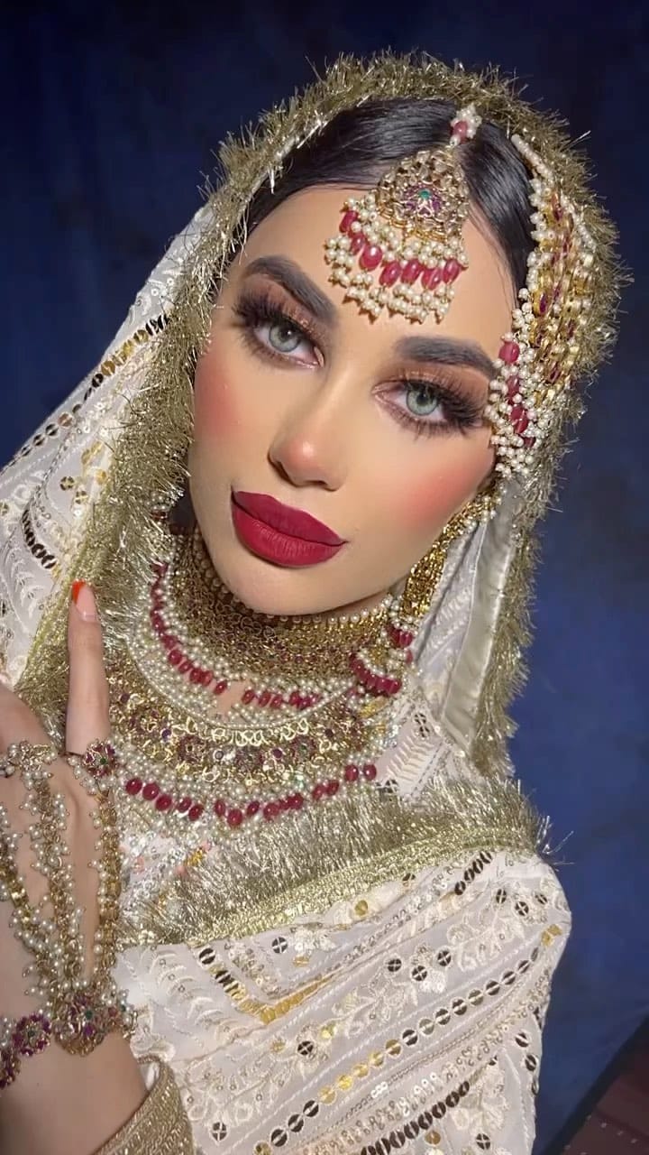 Post 5 by Shahina Aktar on Instagram (video)