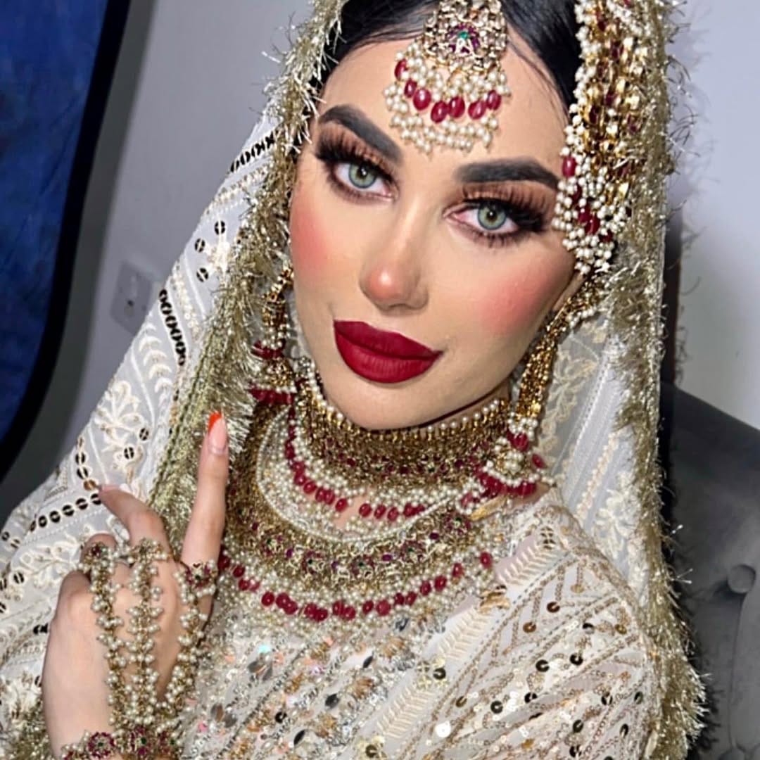 Post 6 by Shahina Aktar on Instagram (carousel)