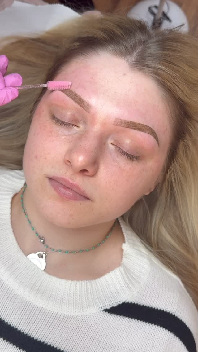 Post 8 by Melissa May Cosmetics on Instagram (video)