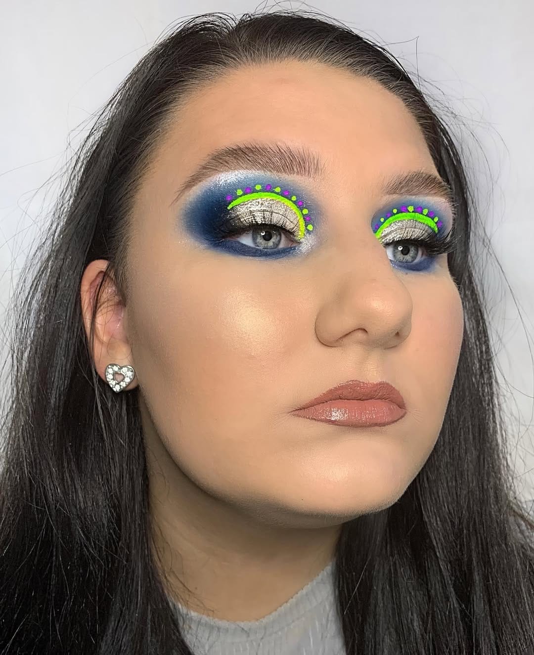 Post 4 by Makeup on Instagram (image)