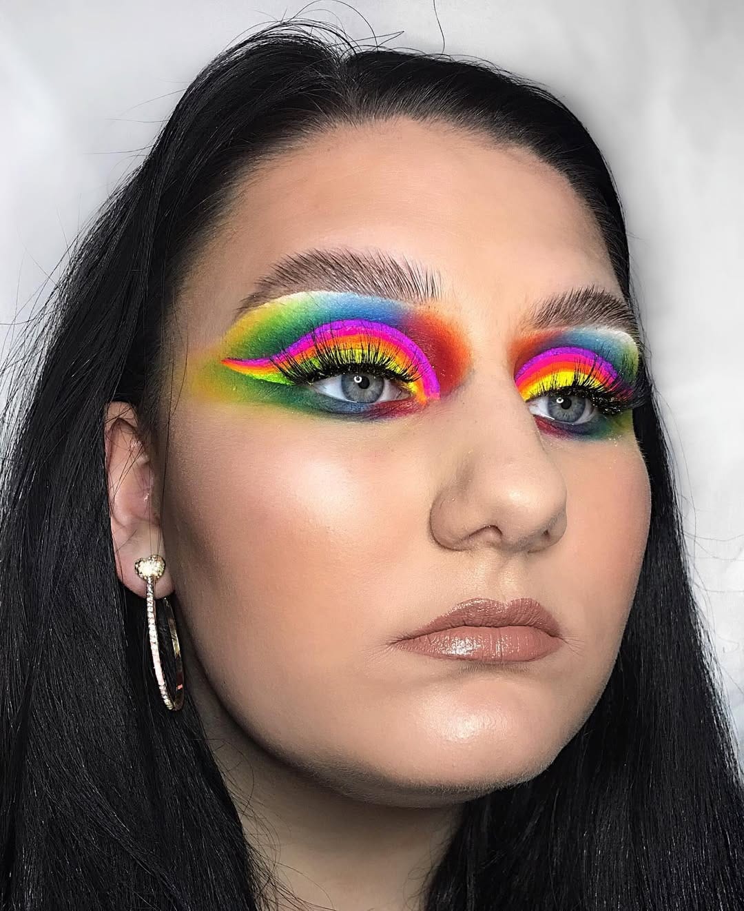 Post 10 by Makeup on Instagram (image)
