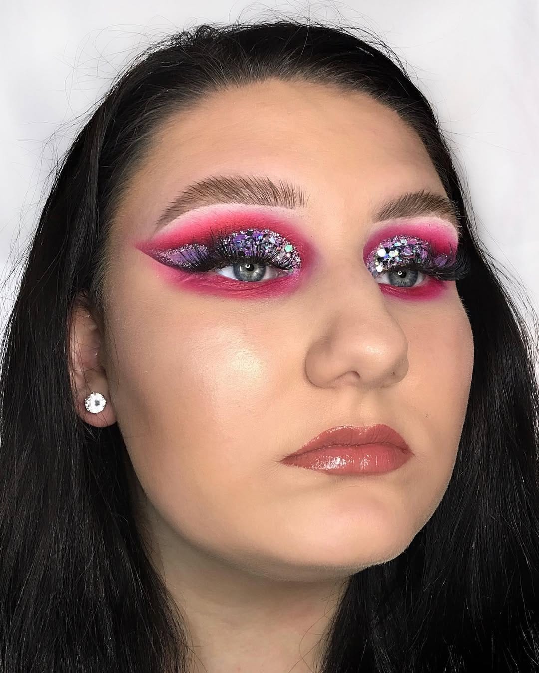Post 6 by Makeup on Instagram (image)
