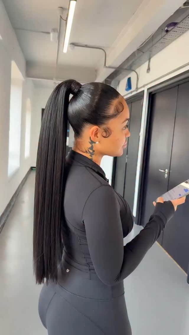 Post 8 by ᴛʜᴇ ꜱʟᴇᴇᴋ ᴘᴏɴʏᴛᴀɪʟ ꜱᴘᴇᴄɪᴀʟɪꜱᴛ 🐐 on Instagram (video)