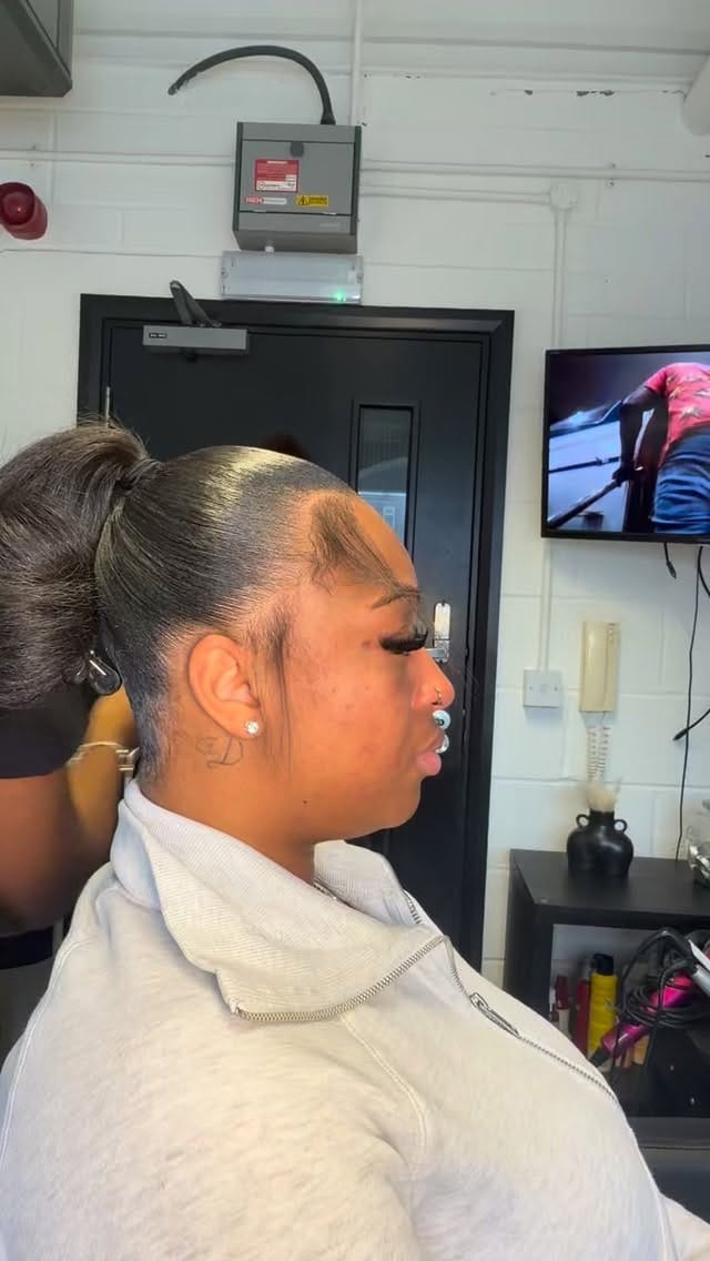 Post 4 by ᴛʜᴇ ꜱʟᴇᴇᴋ ᴘᴏɴʏᴛᴀɪʟ ꜱᴘᴇᴄɪᴀʟɪꜱᴛ 🐐 on Instagram (video)