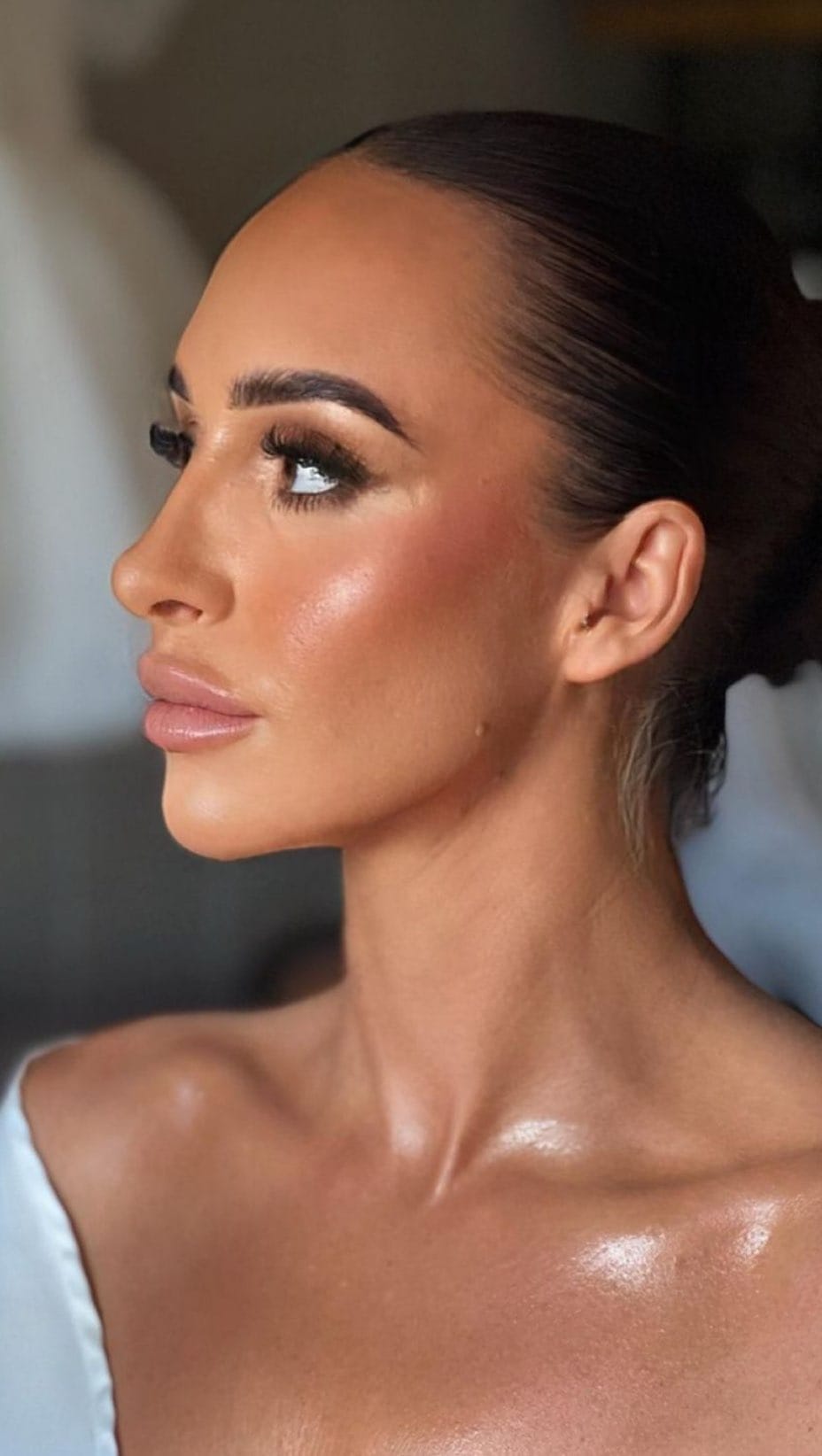 Post 6 by Freelance Makeup Artist on Instagram (video)
