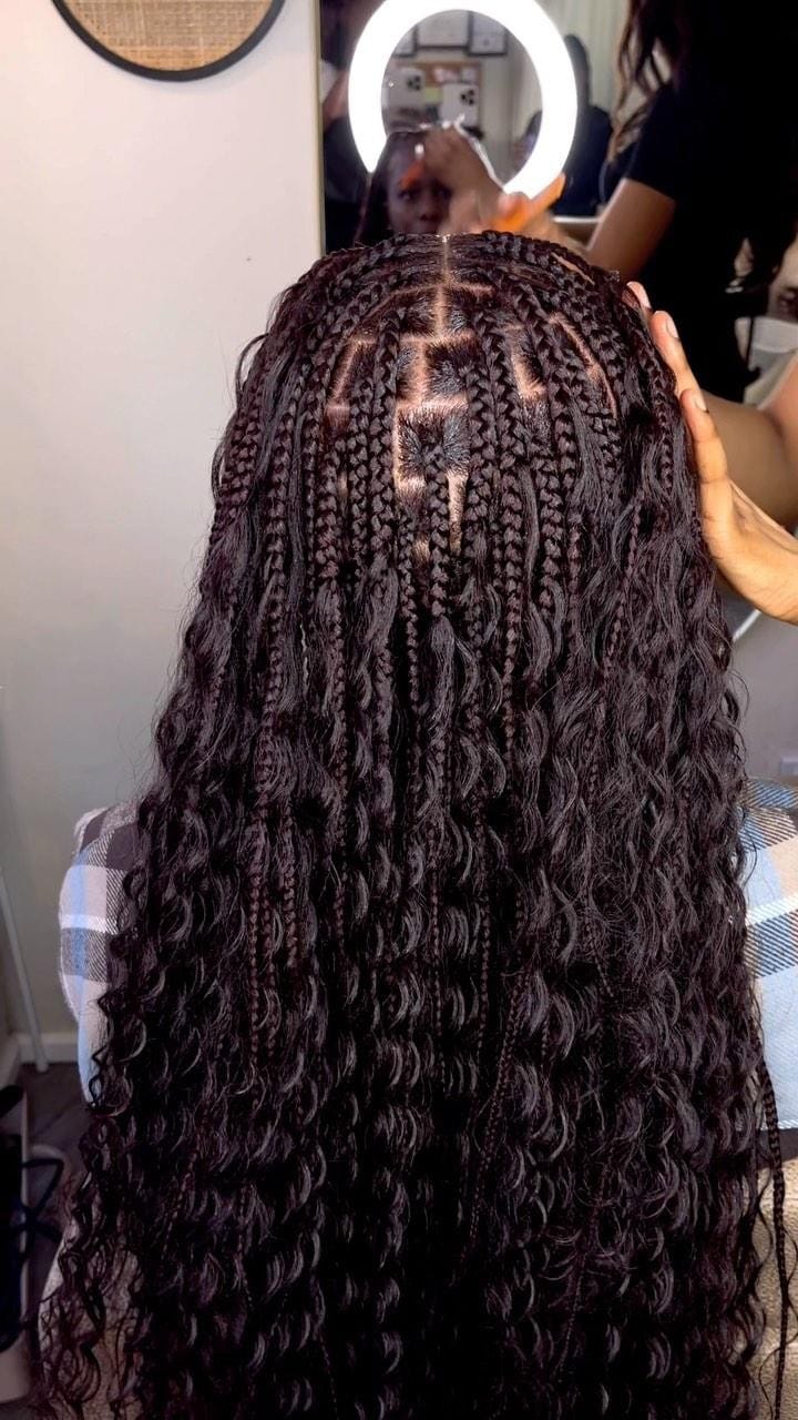 Post 10 by LAGOS SALON 🇳🇬| LONDON SALON 🇬🇧 on Instagram (video)