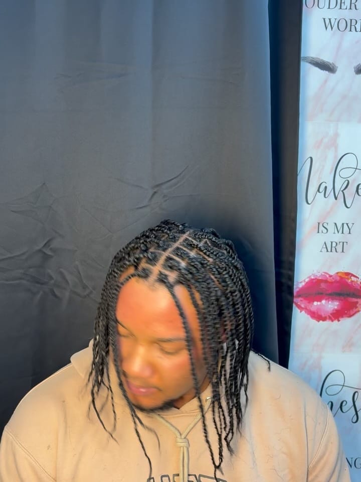 Post 7 by LAGOS SALON 🇳🇬| LONDON SALON 🇬🇧 on Instagram (carousel)