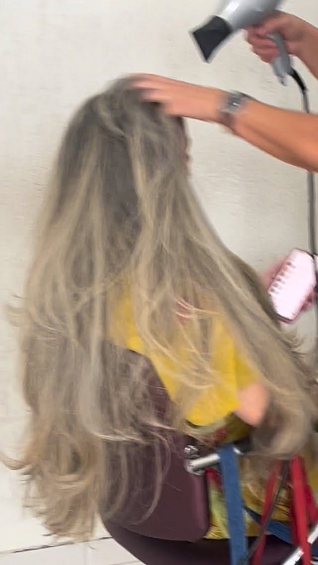Post 8 by SIDNEY COIFFEUR 🌎 on Instagram (video)