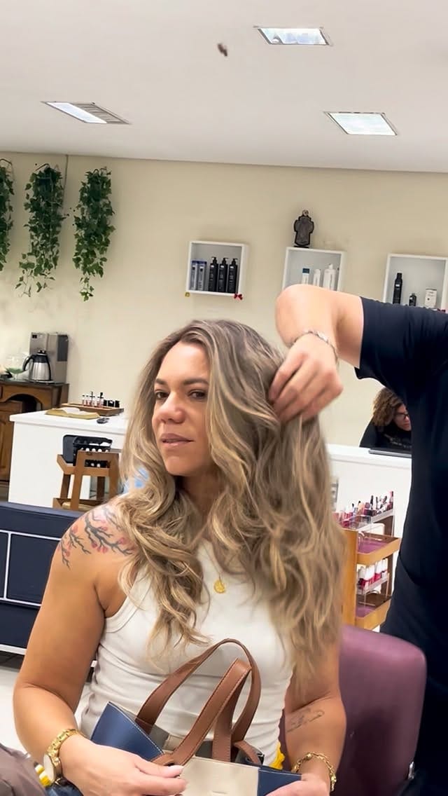 Post 1 by SIDNEY COIFFEUR 🌎 on Instagram (video)