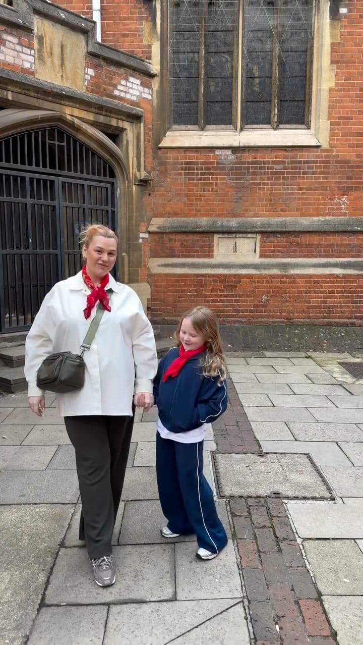 Post 6 by Daisy Eliza Winter on Instagram (video)