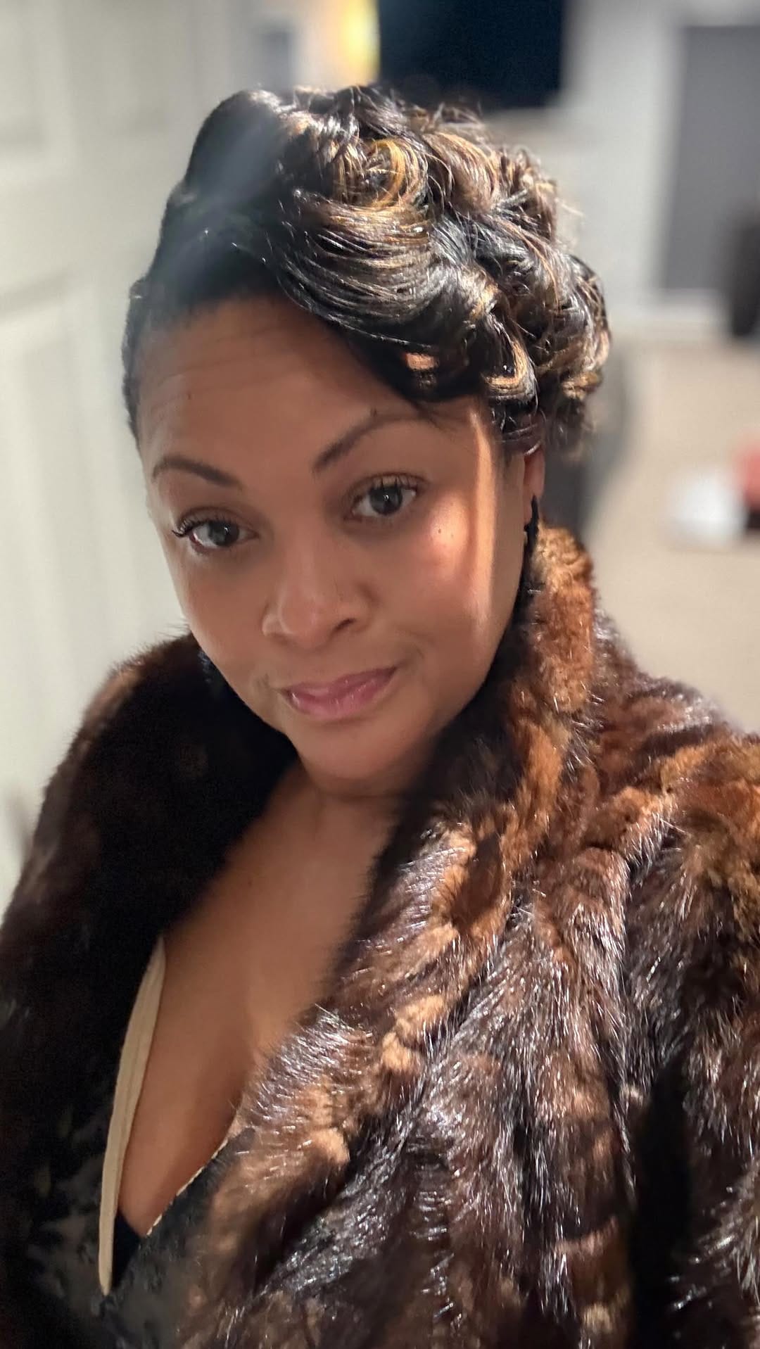 Post 4 by Julia Vaughn | Extension Specialist | Healthy Hair Master on Instagram (video)