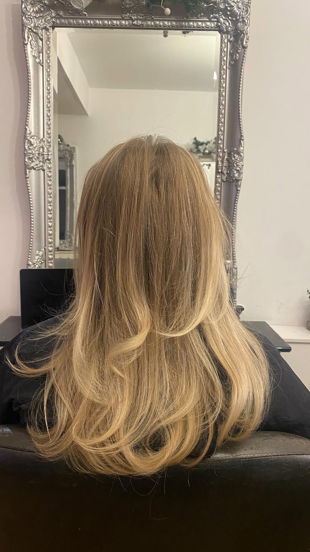 Post 7 by 𝐊𝐢𝗺𝐛𝐞𝐫𝐥𝐞𝐲𝐬 𝐒𝐚𝐥𝗼𝐧 𝐋𝗼𝐧𝐝𝗼𝐧 on Instagram (video)