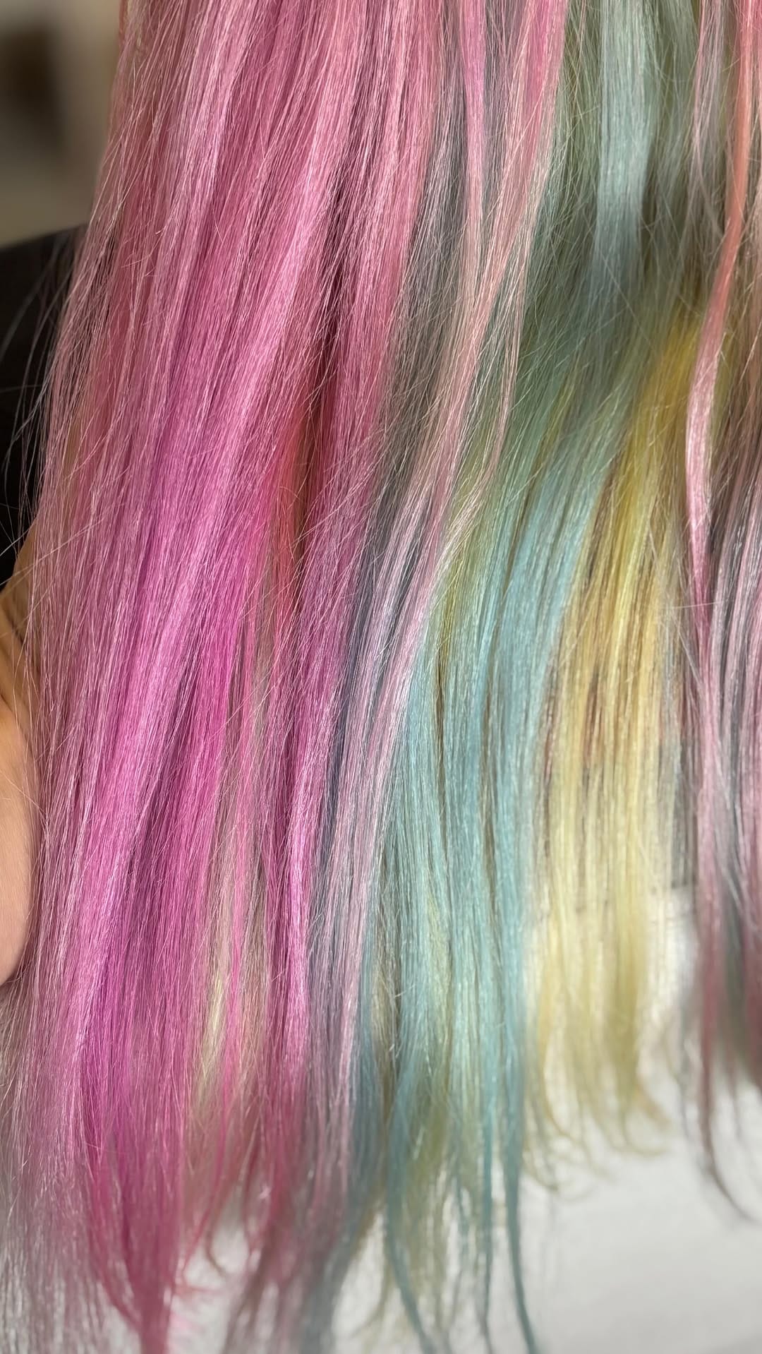 Post 4 by 𝐊𝐢𝗺𝐛𝐞𝐫𝐥𝐞𝐲𝐬 𝐒𝐚𝐥𝗼𝐧 𝐋𝗼𝐧𝐝𝗼𝐧 on Instagram (video)