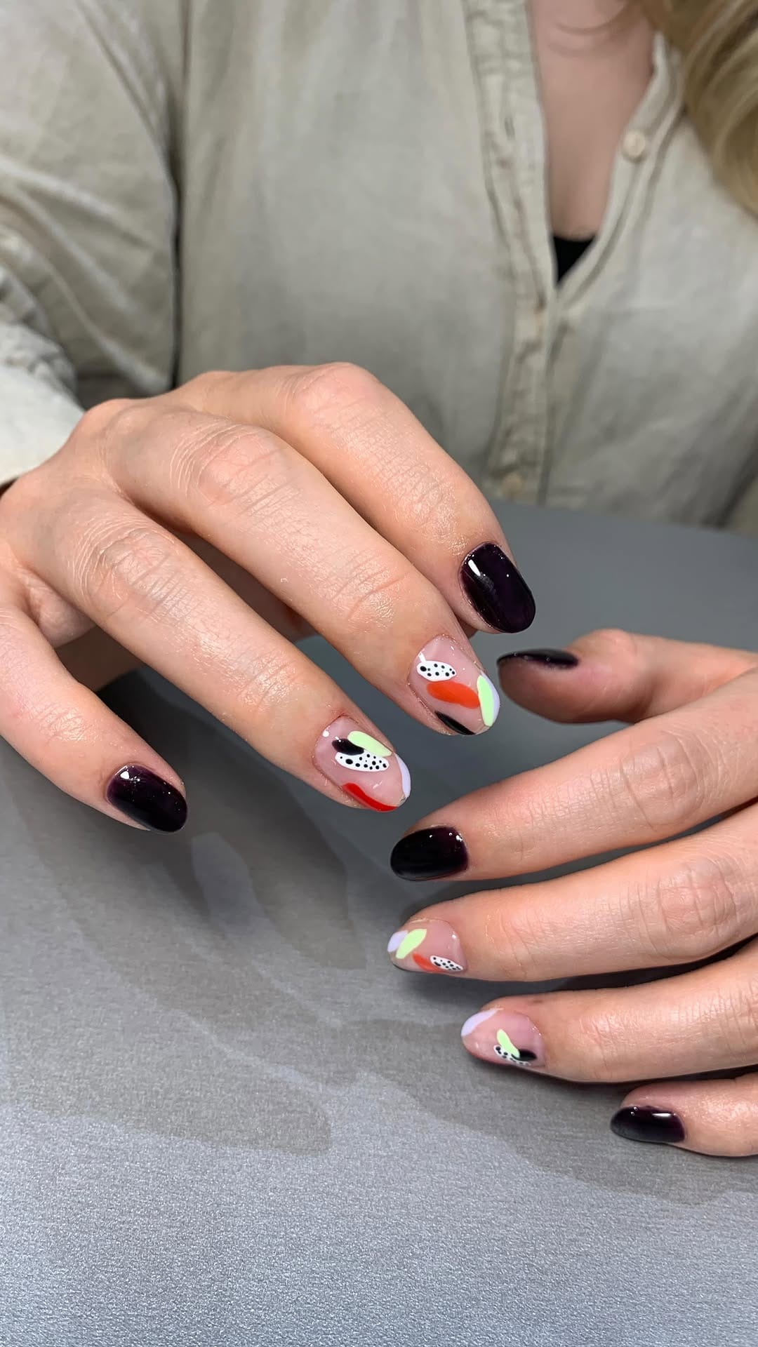 Post 6 by Vanesa’s Nails🌸 on Instagram (video)