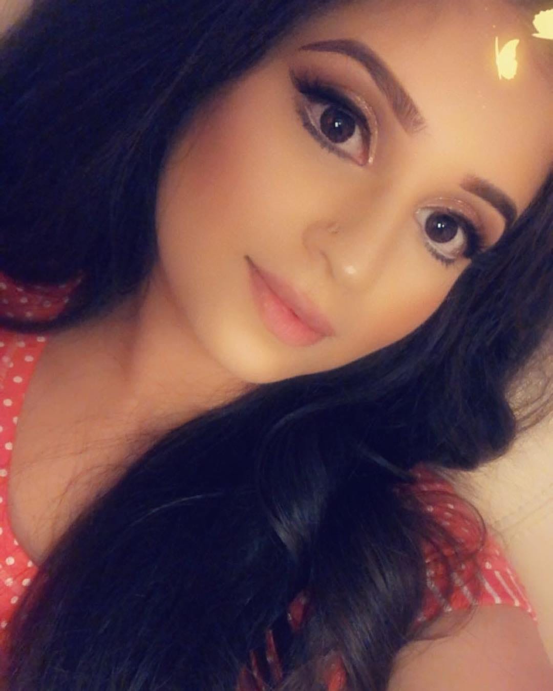 Post 5 by Makeup Artist on Instagram (image)