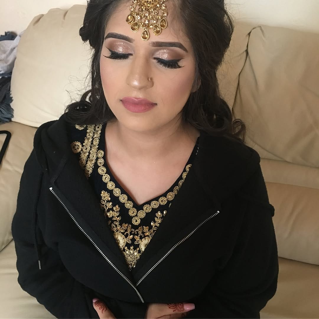 Post 9 by Makeup Artist on Instagram (carousel)