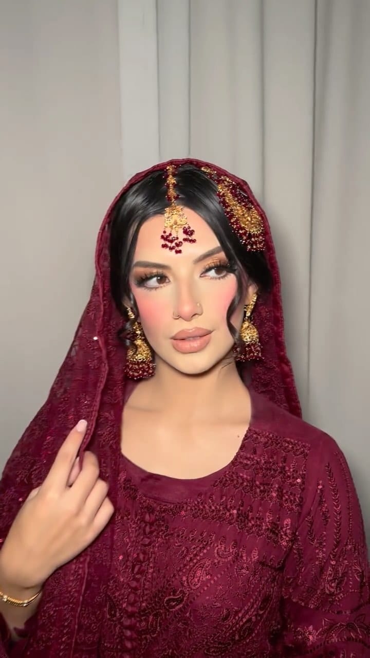 Post 10 by ♥ 𝙈 𝘼 𝙆 𝙀 𝙐 𝙋  𝘽 𝙔  𝙄 𝙍 𝘼 𝙈  ♥ on Instagram (video)