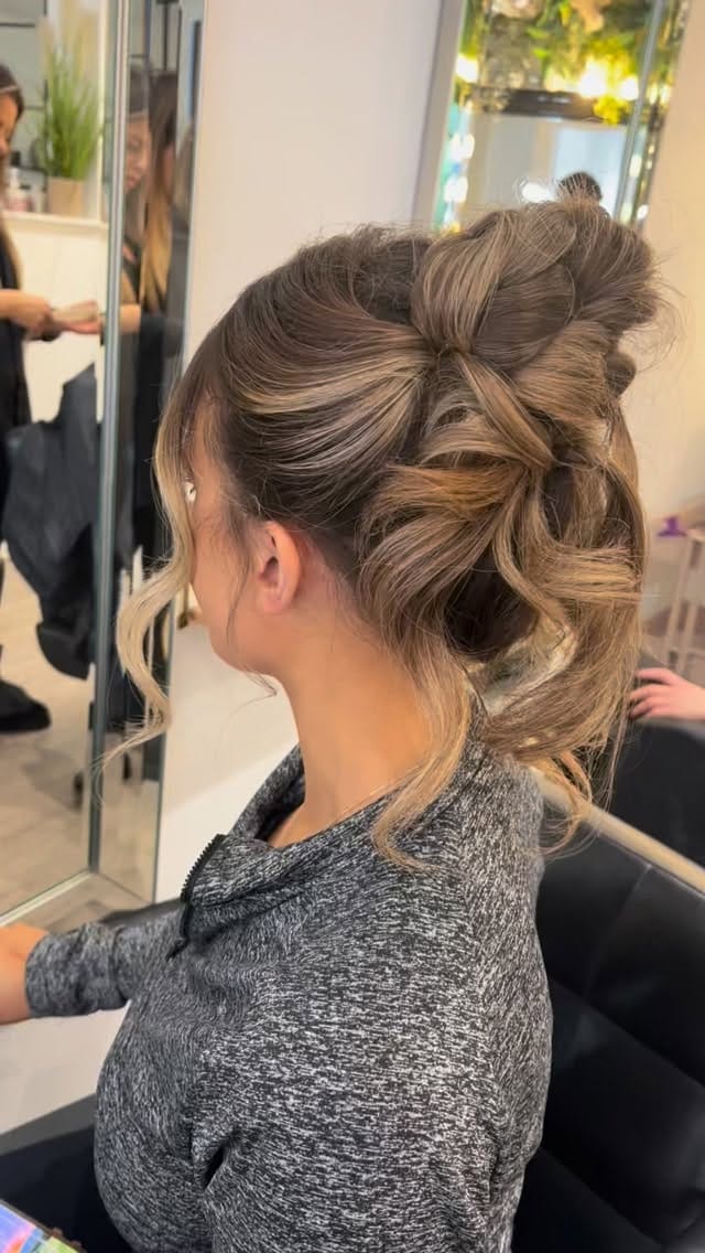 Post 6 by 𝐇𝐚𝐢𝐫 & 𝐛𝐞𝐚𝐮𝐭𝐲 𝐬𝐚𝐥𝐨𝐧 𝐬𝐭𝐨𝐜𝐤𝐩𝐨𝐫𝐭 on Instagram (video)
