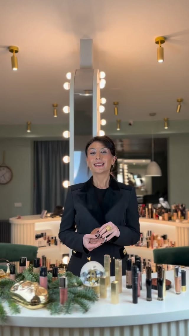 Post 4 by Takokopadze_makeup on Instagram (video)