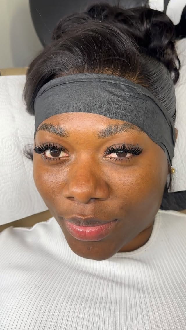 Post 6 by Currently in Ldn|Dubai & LDN Lash Artist 🇦🇪 🇬🇧 on Instagram (video)